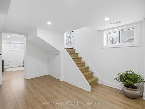 Photo 18 at 168 The Kingsway, Kingsway South, Toronto