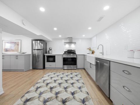 Photo 20 at 168 The Kingsway, Kingsway South, Toronto