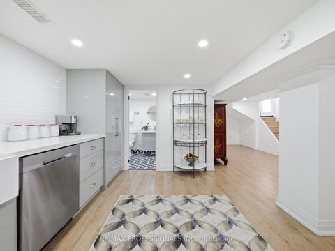 Photo 24 at 168 The Kingsway, Kingsway South, Toronto