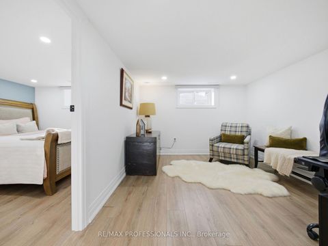 Photo 32 at 168 The Kingsway, Kingsway South, Toronto