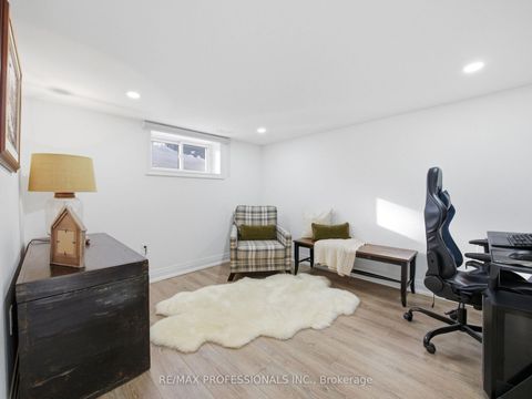 Photo 33 at 168 The Kingsway, Kingsway South, Toronto