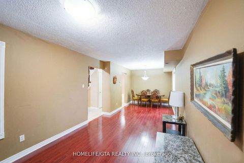 Photo 2 at 12 Grayson Crescent, Rouge E11, Toronto