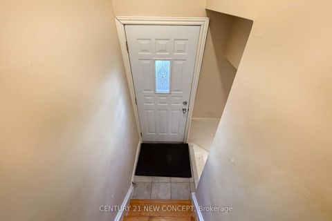 Photo 37 at 186 Hendon Avenue, Newtonbrook West, Toronto