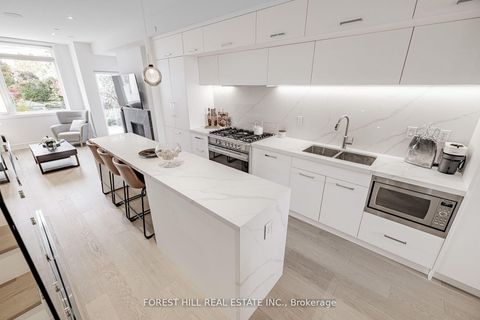 Photo 4 at 7 Flax Field Lane, Willowdale West, Toronto