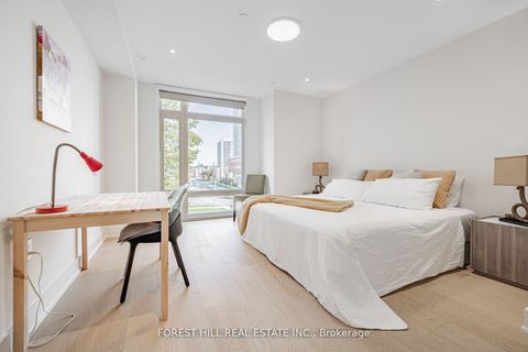 Photo 10 at 7 Flax Field Lane, Willowdale West, Toronto