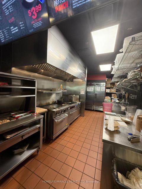 Photo 3 at 11 Spadina Avenue, Waterfront Communities C1, Toronto