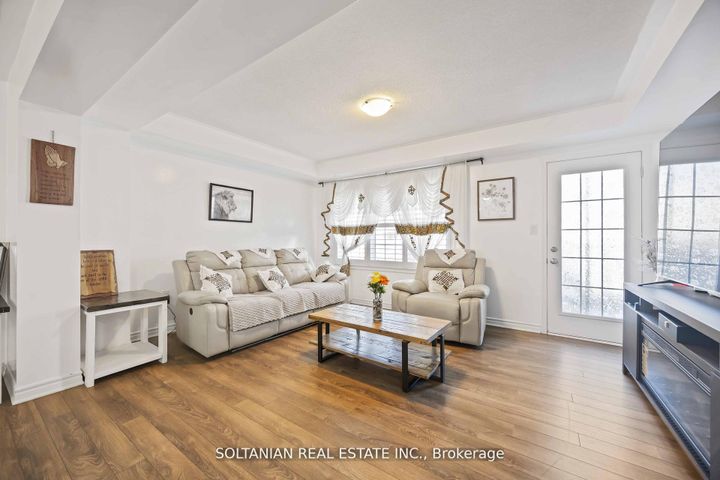 Photo 2 at 1103 Silk Street, Rural Pickering, Pickering