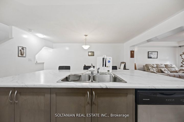 Photo 14 at 1103 Silk Street, Rural Pickering, Pickering