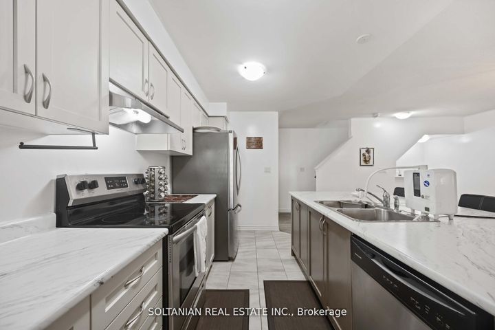 Photo 19 at 1103 Silk Street, Rural Pickering, Pickering