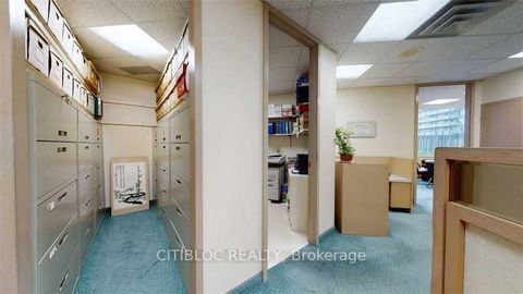 Photo 8 at 306 - 1033 Bay Street, Bay Street Corridor, Toronto