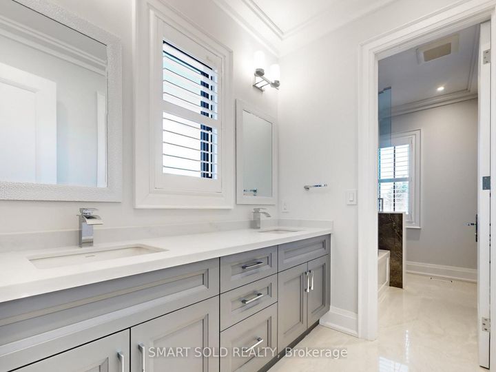 Photo 23 at 20 Dunn Drive, Oak Ridges Lake Wilcox, Richmond Hill