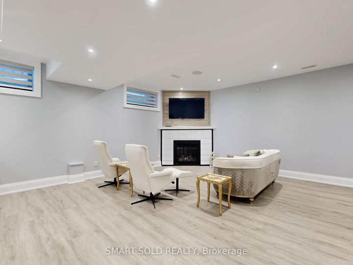 Photo 29 at 20 Dunn Drive, Oak Ridges Lake Wilcox, Richmond Hill