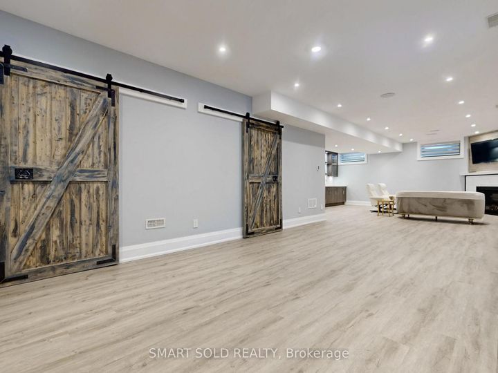 Photo 31 at 20 Dunn Drive, Oak Ridges Lake Wilcox, Richmond Hill