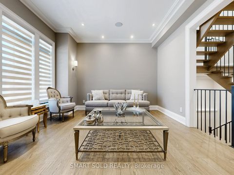 Photo 2 at 20 Dunn Drive, Oak Ridges Lake Wilcox, Richmond Hill