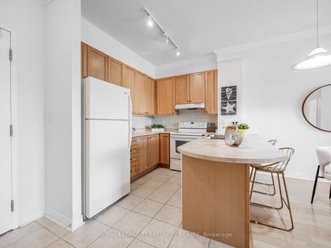 Photo 6 at 215 - 11121 Yonge Street, Devonsleigh, Richmond Hill