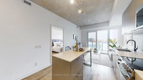 Photo 11 at 402 - 1808 St Clair Avenue W, Junction Area, Toronto
