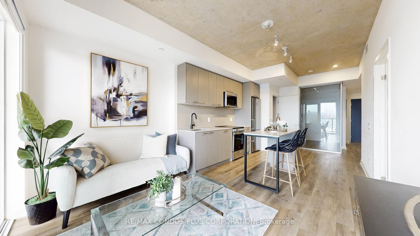 402 - 1808 St Clair Avenue W, Junction Area, Toronto 