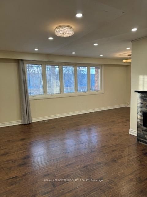 Photo 3 at 46 Orpington Crescent, Jamestown, Toronto