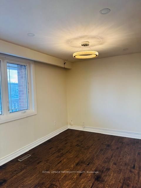 Photo 5 at 46 Orpington Crescent, Jamestown, Toronto