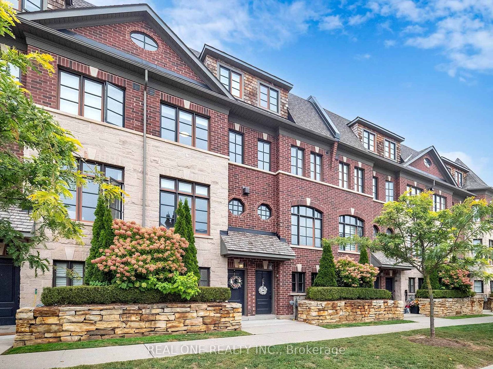 2161 Lillykin Street, RO River Oaks, Oakville 