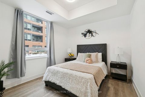 Photo 1 at 018 - 185 Deerfield Road, Central Newmarket, Newmarket