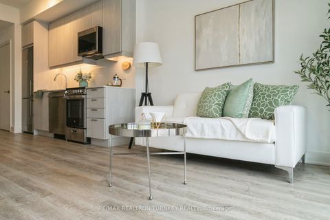 Photo 14 at 018 - 185 Deerfield Road, Central Newmarket, Newmarket