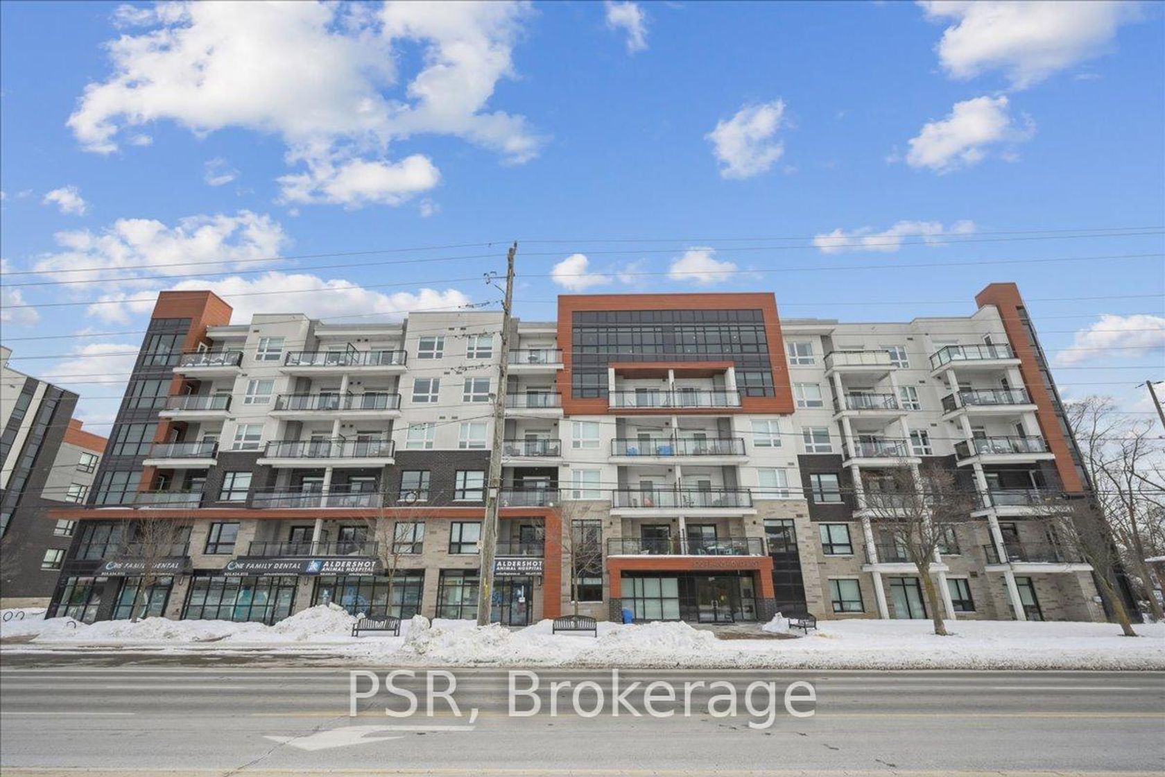 211 - 320 Plains Road E, LaSalle, Burlington 