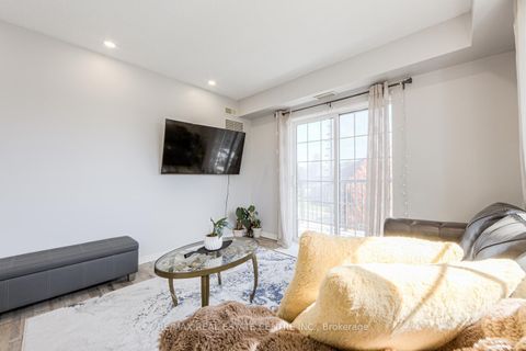 Photo 12 at 207 - 106 Aspen Springs Drive, Bowmanville, Clarington