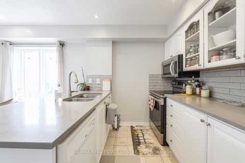 Photo 16 at 207 - 106 Aspen Springs Drive, Bowmanville, Clarington