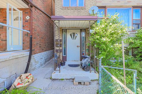 Photo 1 at 4 Lanark Avenue, Oakwood Village, Toronto