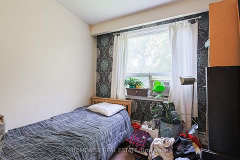 Photo 7 at 4 Lanark Avenue, Oakwood Village, Toronto