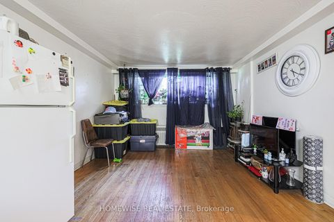 Photo 16 at 4 Lanark Avenue, Oakwood Village, Toronto