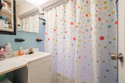 Photo 19 at 4 Lanark Avenue, Oakwood Village, Toronto