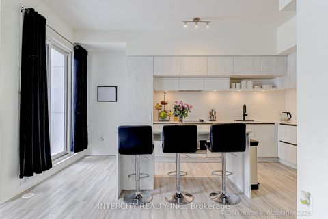 Photo 1 at 1504 - 11 David Eyer Road, Rural Richmond Hill, Richmond Hill