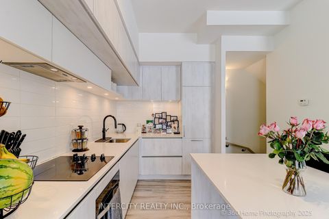 Photo 7 at 1504 - 11 David Eyer Road, Rural Richmond Hill, Richmond Hill