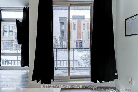 Photo 9 at 1504 - 11 David Eyer Road, Rural Richmond Hill, Richmond Hill