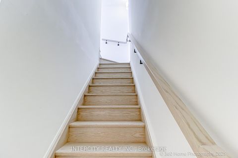 Photo 11 at 1504 - 11 David Eyer Road, Rural Richmond Hill, Richmond Hill