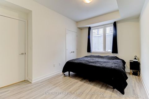 Photo 13 at 1504 - 11 David Eyer Road, Rural Richmond Hill, Richmond Hill