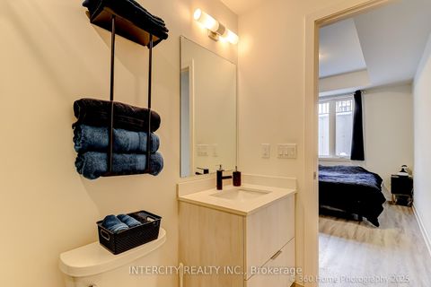 Photo 16 at 1504 - 11 David Eyer Road, Rural Richmond Hill, Richmond Hill