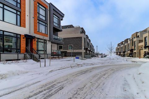 Photo 25 at 1504 - 11 David Eyer Road, Rural Richmond Hill, Richmond Hill