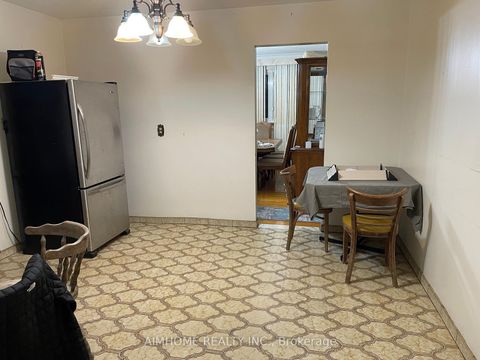 Photo 4 at 170 Gracefield Avenue, Maple Leaf, Toronto