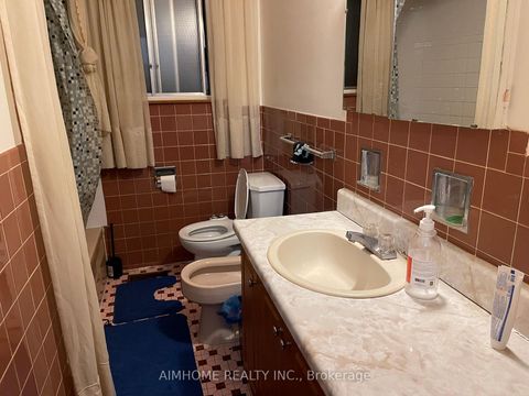 Photo 10 at 170 Gracefield Avenue, Maple Leaf, Toronto