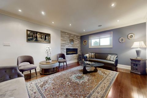 Photo 3 at 239 Pineway Blvd Boulevard, Steeles, Toronto