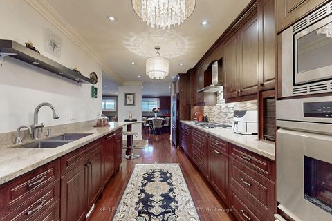 Photo 6 at 239 Pineway Blvd Boulevard, Steeles, Toronto