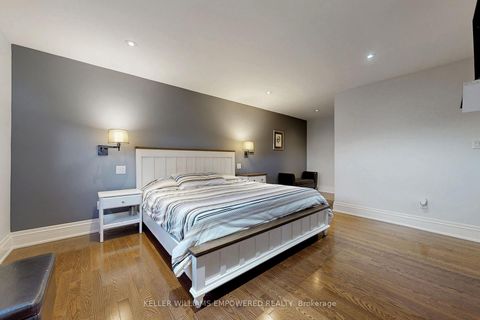 Photo 12 at 239 Pineway Blvd Boulevard, Steeles, Toronto