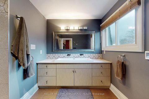 Photo 15 at 239 Pineway Blvd Boulevard, Steeles, Toronto