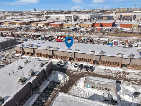 Photo 2 at 32 Guided Court, Clairville, Toronto