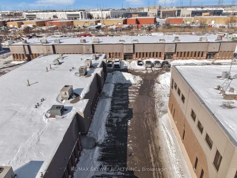 Photo 5 at 32 Guided Court, Clairville, Toronto