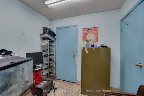 Photo 14 at 32 Guided Court, Clairville, Toronto