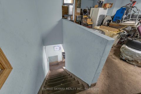 Photo 16 at 32 Guided Court, Clairville, Toronto